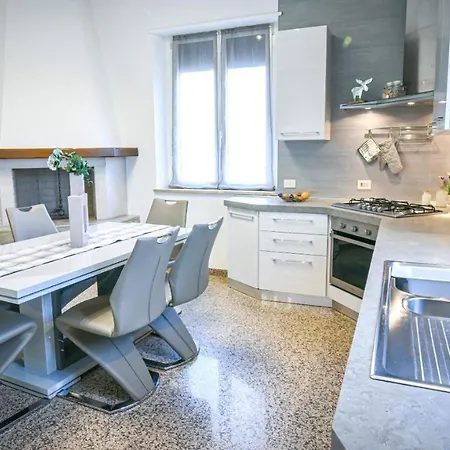 Relax Apartments Ev Apartamento Castelnuovo del Garda